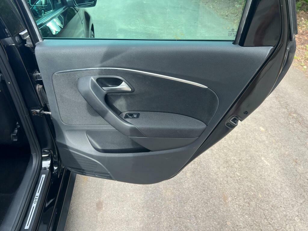 Volkswagen Polo 1.0 75 Match Black #24