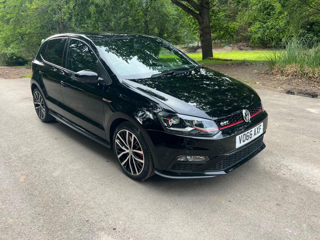 Volkswagen Polo 1.0 75 Match Black #1