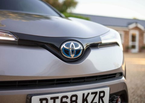 Toyota C-Hr Excel Black #32