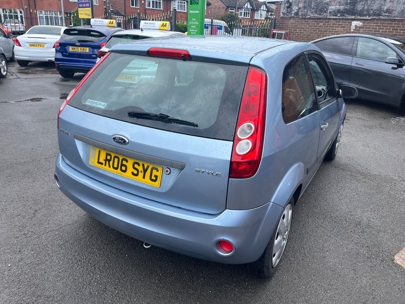 Ford Fiesta 1.25 Style Climate Hatchback Blue #6