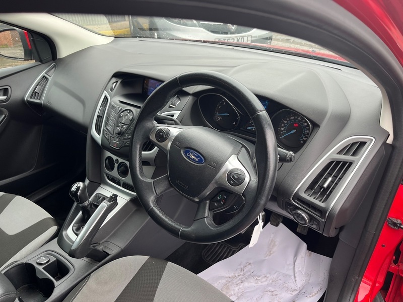 Ford Focus Hatchback White #14