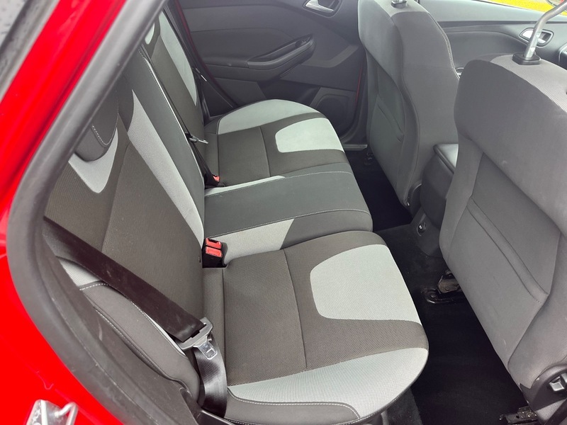 Ford Focus Hatchback White #19