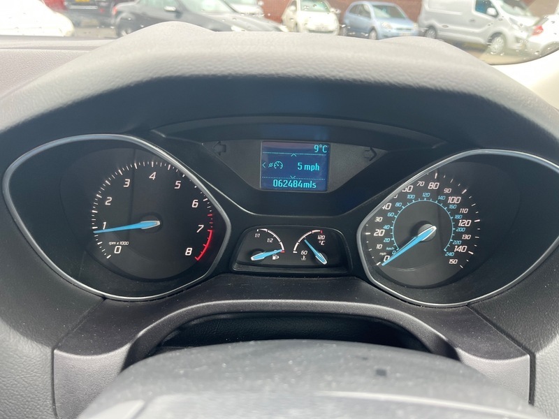 Ford Focus Hatchback White #8