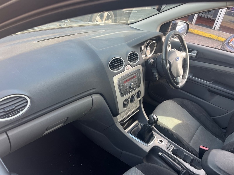 Ford Focus 1.6 Zetec Hatchback 161 Gkm, 9 Black #8
