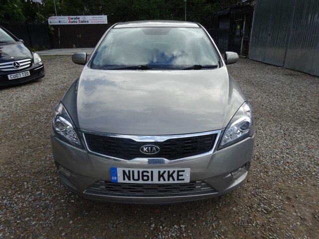 Kia Ceed 1.6 Crdi Ecodynamics 2 Silver #4