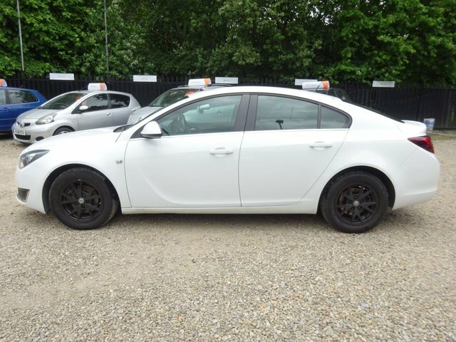 Vauxhall Insignia 2.0 Cdti Ecoflex Design White