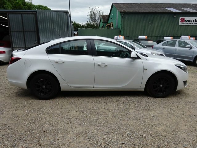 Vauxhall Insignia 2.0 Cdti Ecoflex Design EJ64VBO White #2