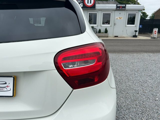 Mercedes-Benz A Class 1.6 A160 Amg Line White #4