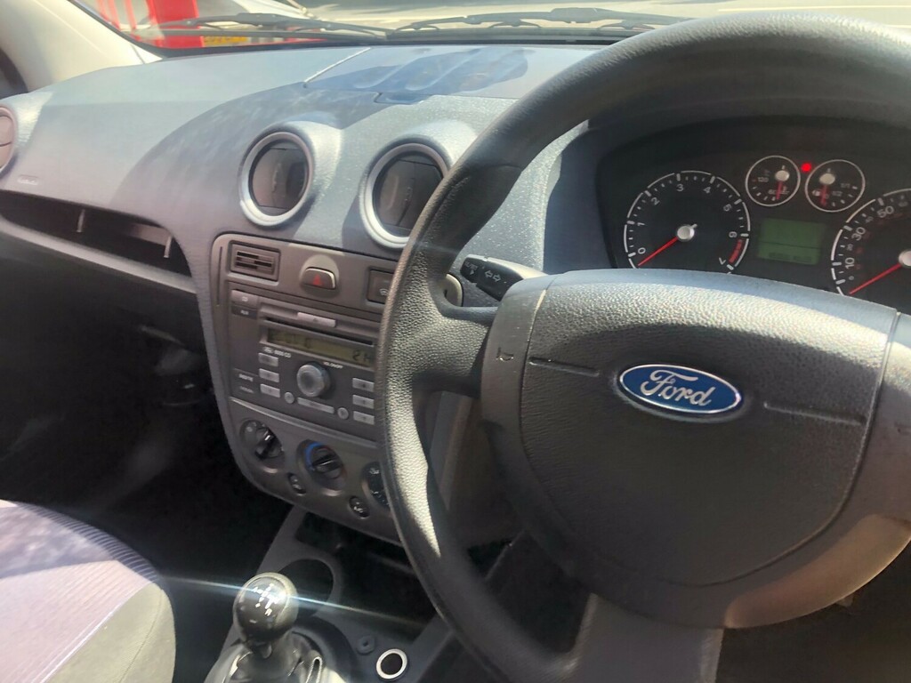 Ford Fusion Hatchback 1.6 Zetec Climate 200808 Red #10