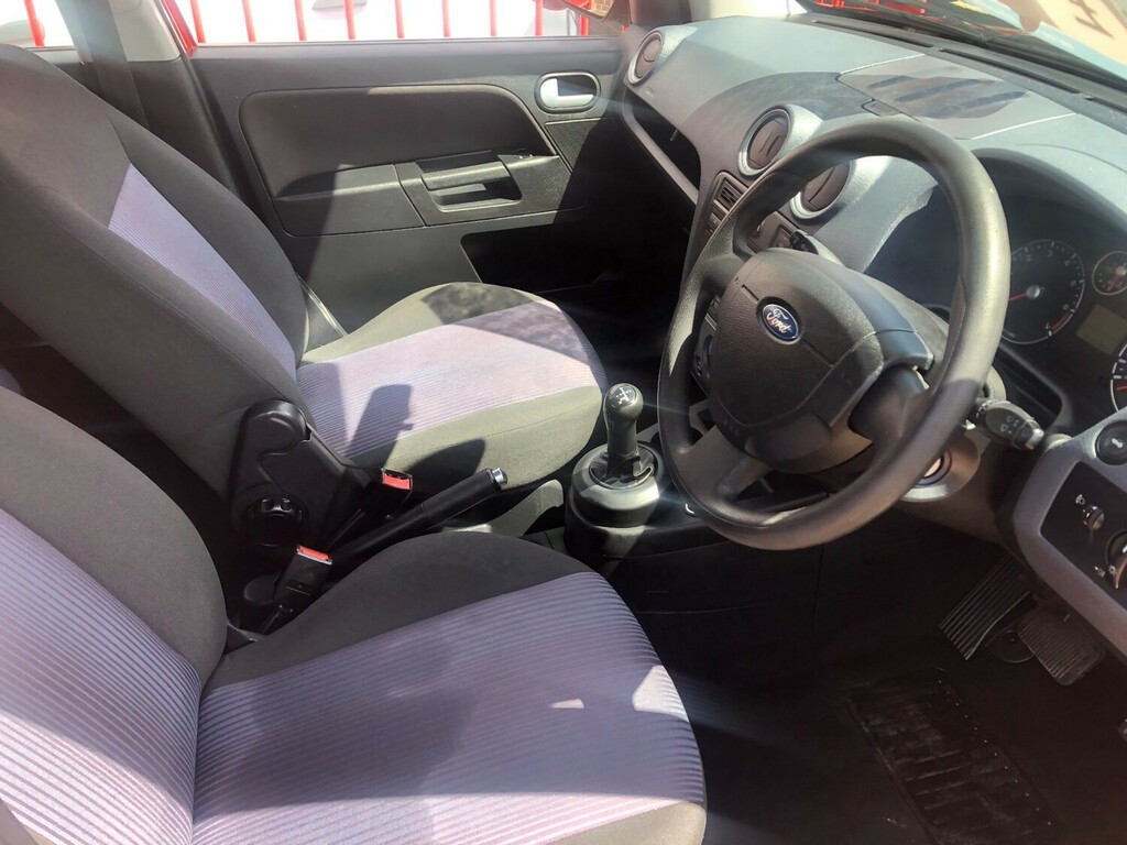 Ford Fusion Hatchback 1.6 Zetec Climate 200808 Red #9