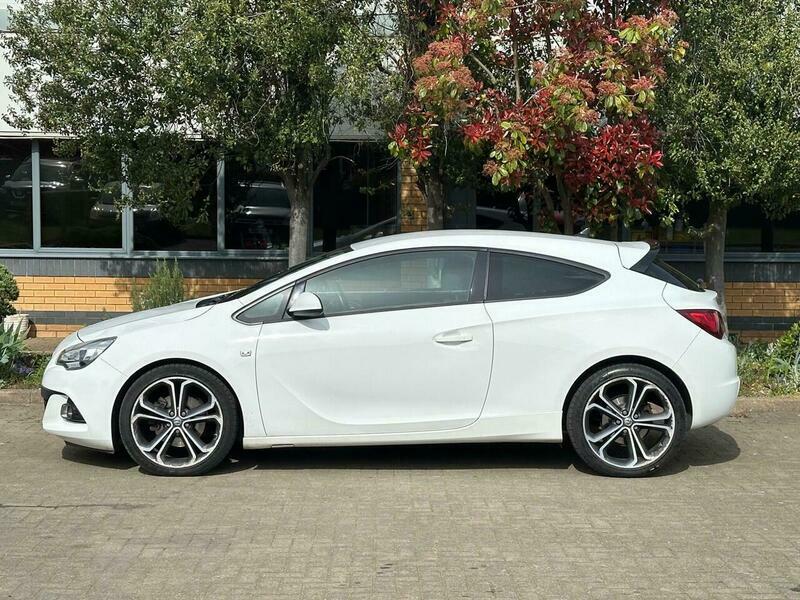 Vauxhall Astra GTC 1.4I Turbo Limited Edition MH15HRU White #2