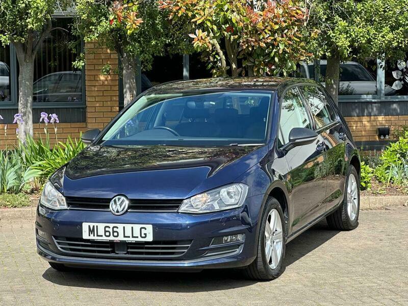 Volkswagen Golf 1.6 Tdi Bluemotion Tech ML66LLG Blue #4