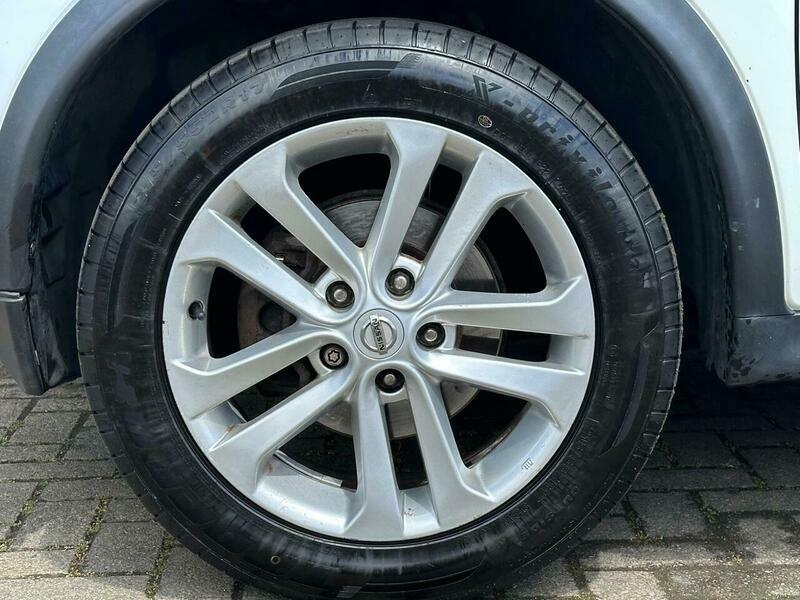 Nissan Juke Tekna Dig-t White #13