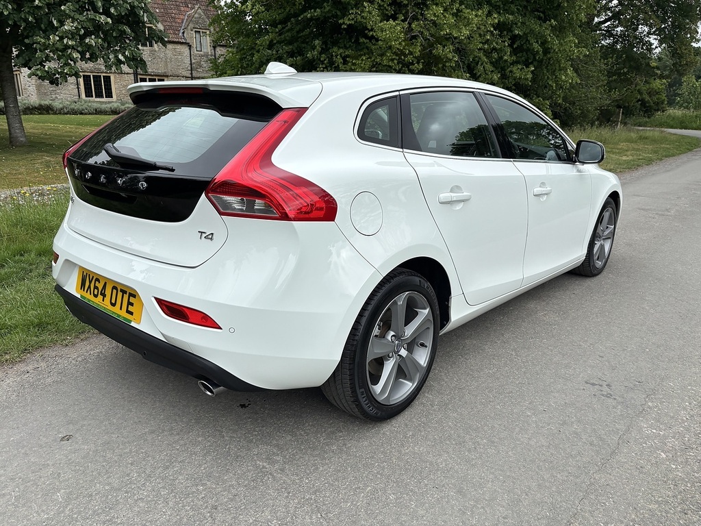 Volvo V40 T4 Se U556464 White #6