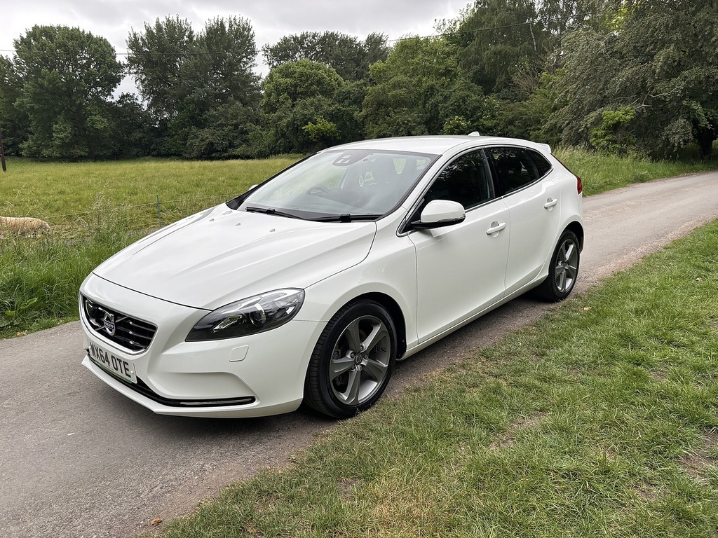 Volvo V40 T4 Se U556464 White #3