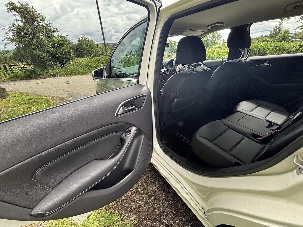 Mercedes-Benz B Class Hatchback Mpv 2011 - 2015 201414 Black #20