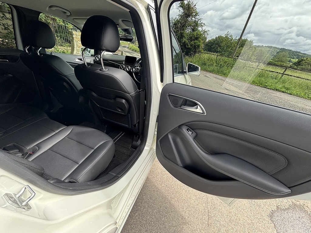 Mercedes-Benz B Class Hatchback Mpv 2011 - 2015 201414 Black #23