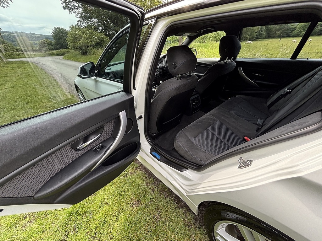 BMW 3 Series Sport White #20