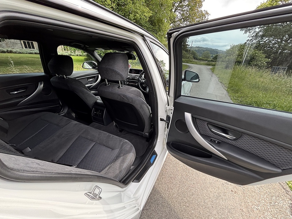 BMW 3 Series Sport White #22