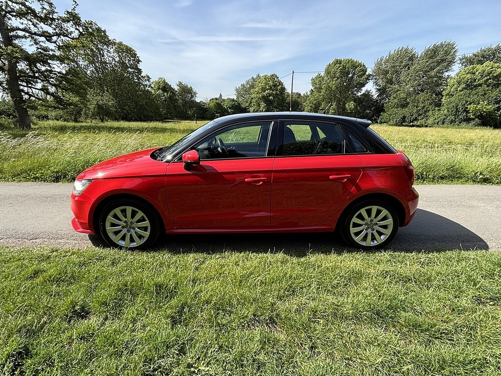 Audi A1 Sportback Tfsi Sport U556618 Red #4