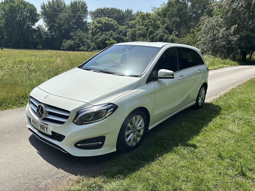 Mercedes-Benz B Class B180 Se U556476 White #3
