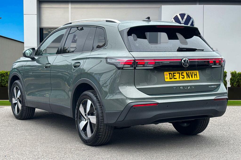 Volkswagen Tiguan 1.5 Tsi Ehybrid Match Dsg Delivery Mileage Green #2
