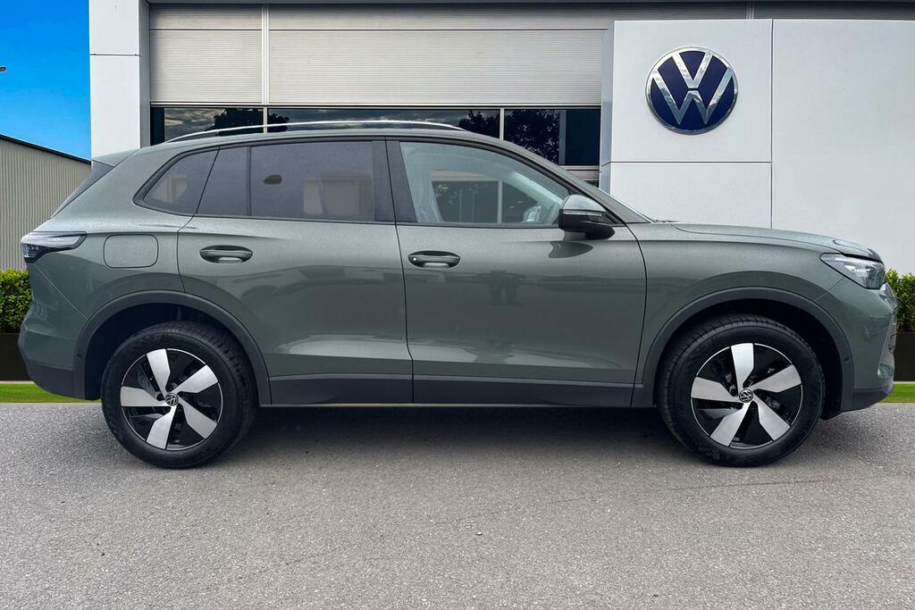 Volkswagen Tiguan 1.5 Tsi Ehybrid Match Dsg Delivery Mileage Green #3