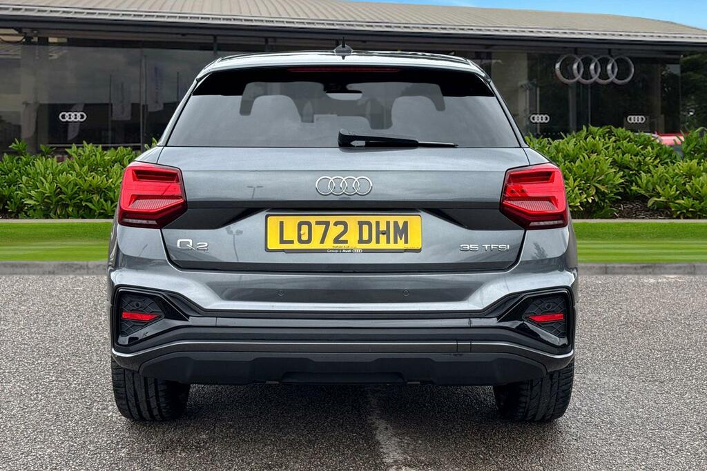 Audi Q2 Black Edition 35 Tfsi 150 Ps S Tronic Grey #4