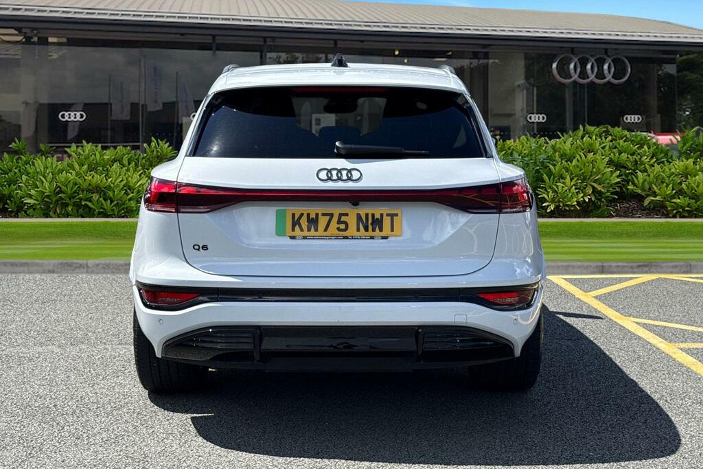 Audi Q6 E-Tron Q6 Suv Edition 1 E-tron Performance 225,00 Kw White #4