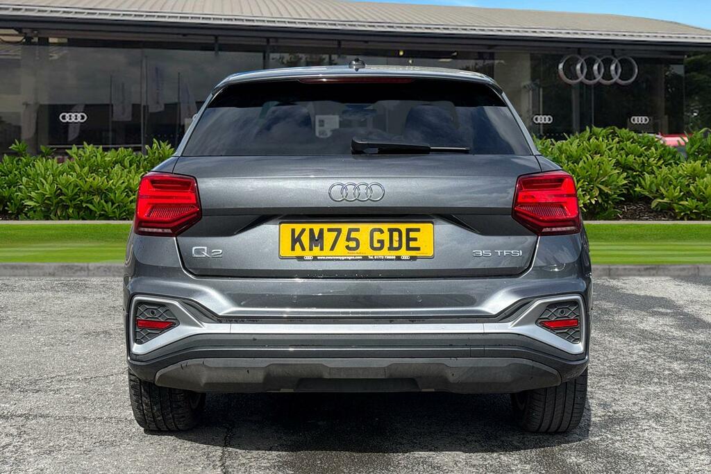 Audi Q2 S Line 35 Tfsi 150 Ps S Tronic KM75GDE Grey #4