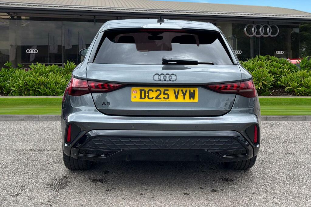 Audi A3 Black Edition 35 Tfsi 150 Ps S Tronic DC25VYW Grey #4