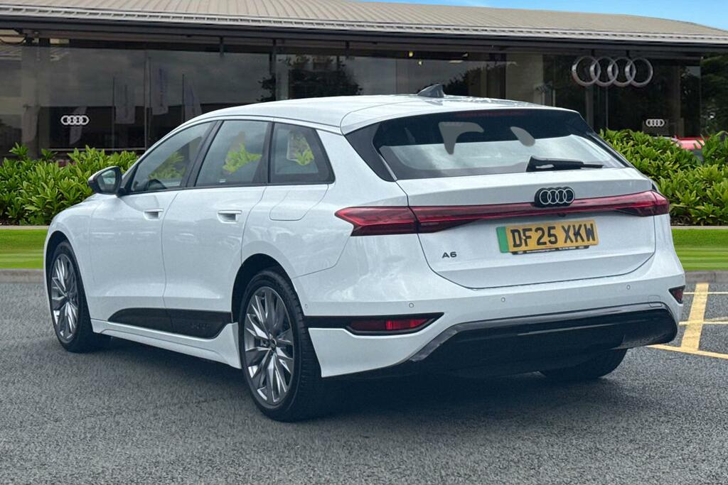 Audi A6 E-tron Avant 100Kwh Performance Sport White #2