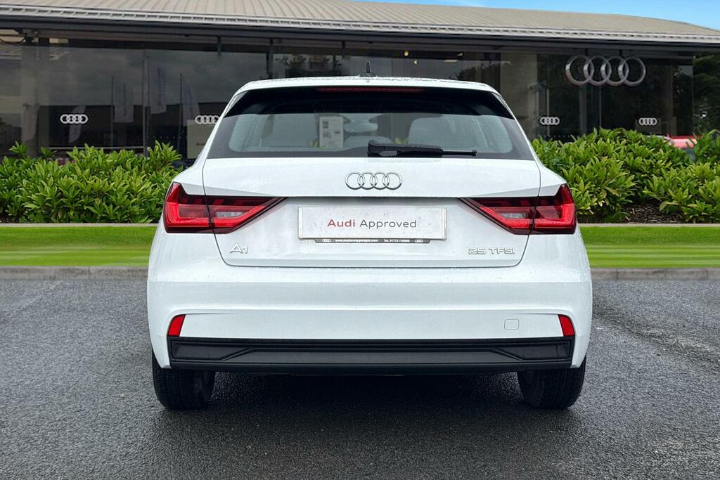 Audi A1 Technik 25 Tfsi 95 Ps 5-Speed PL72XAU White #4