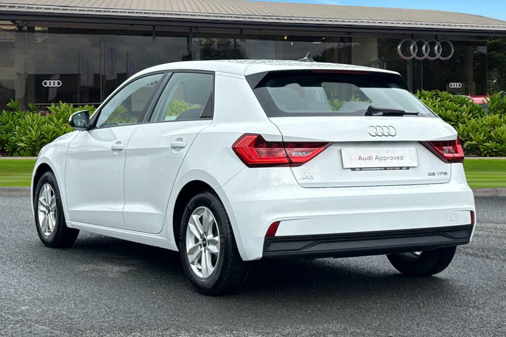 Audi A1 Technik 25 Tfsi 95 Ps 5-Speed PL72XAU White #2