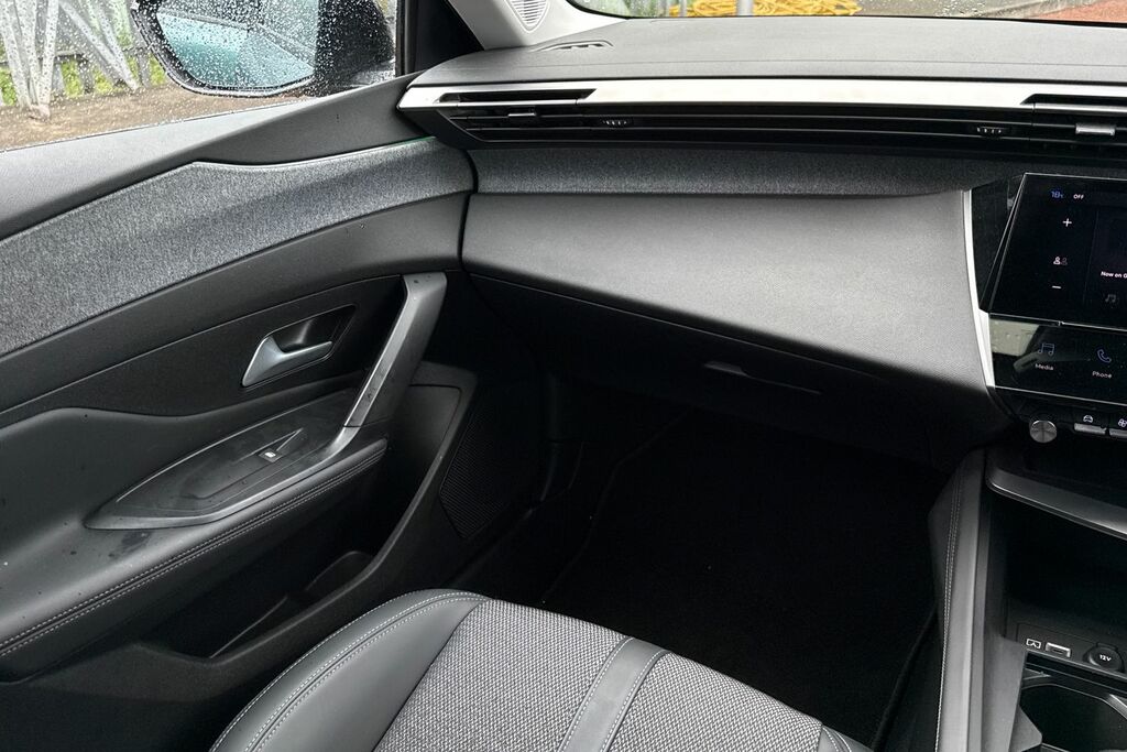 Peugeot 308 SW 1.5L Allure Premium Red #19