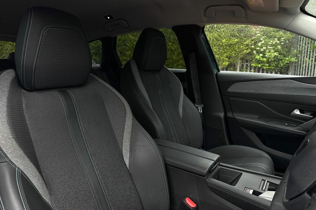 Peugeot 308 SW 1.5L Allure Premium Red #23