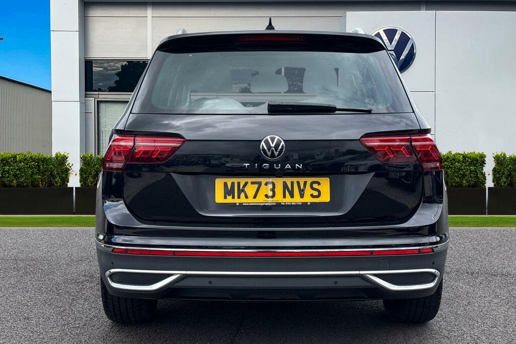 Volkswagen Tiguan 2.0 Tdi Elegance Dsg MK73NVS Black #4