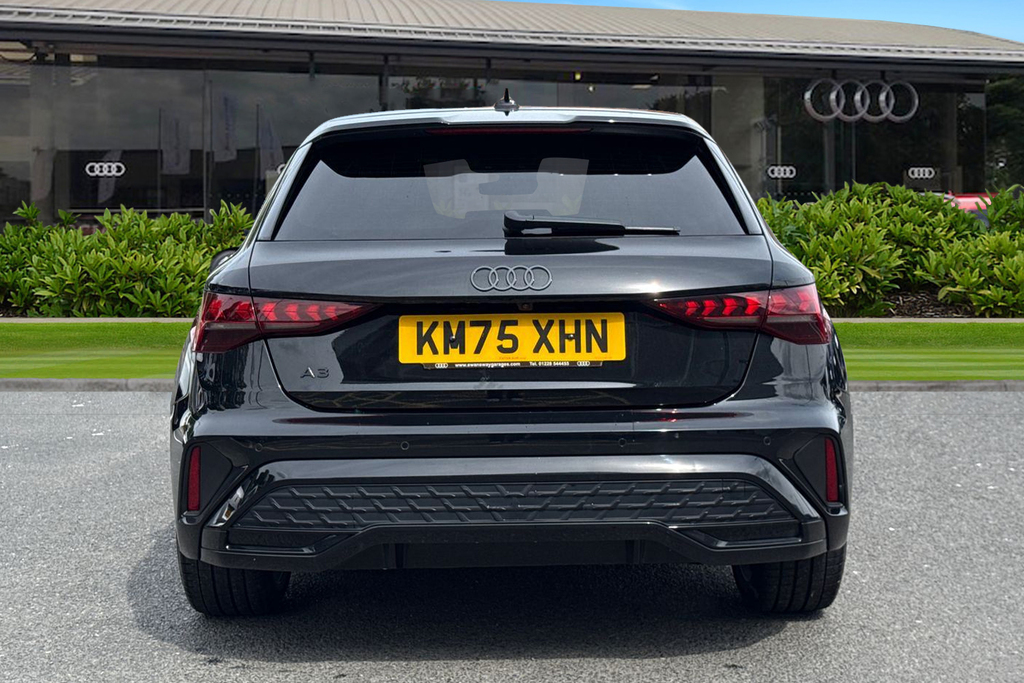Audi A3 Black Edition Tfsi 150 Ps S Tronic KM75XHN Black #4