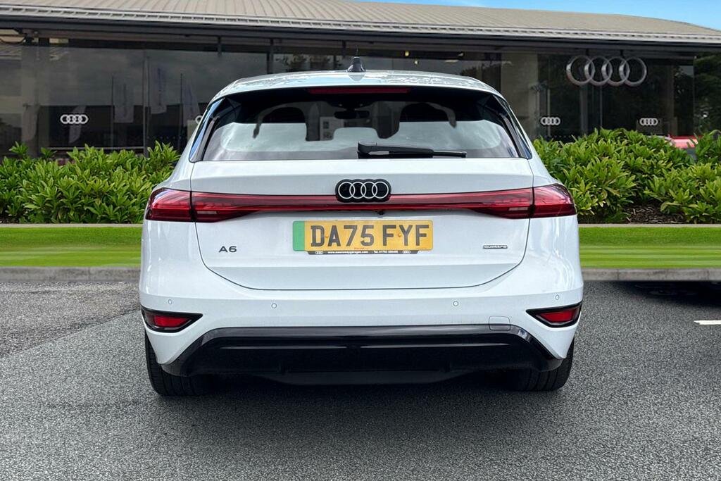 Audi A6 E-tron Avant 100Kwh Sport Quattro White #4