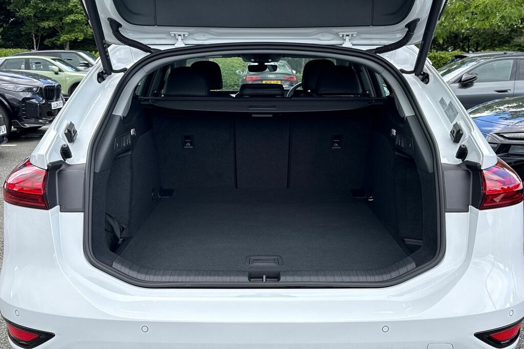 Audi A6 E-tron Avant 100Kwh Sport Quattro White #6