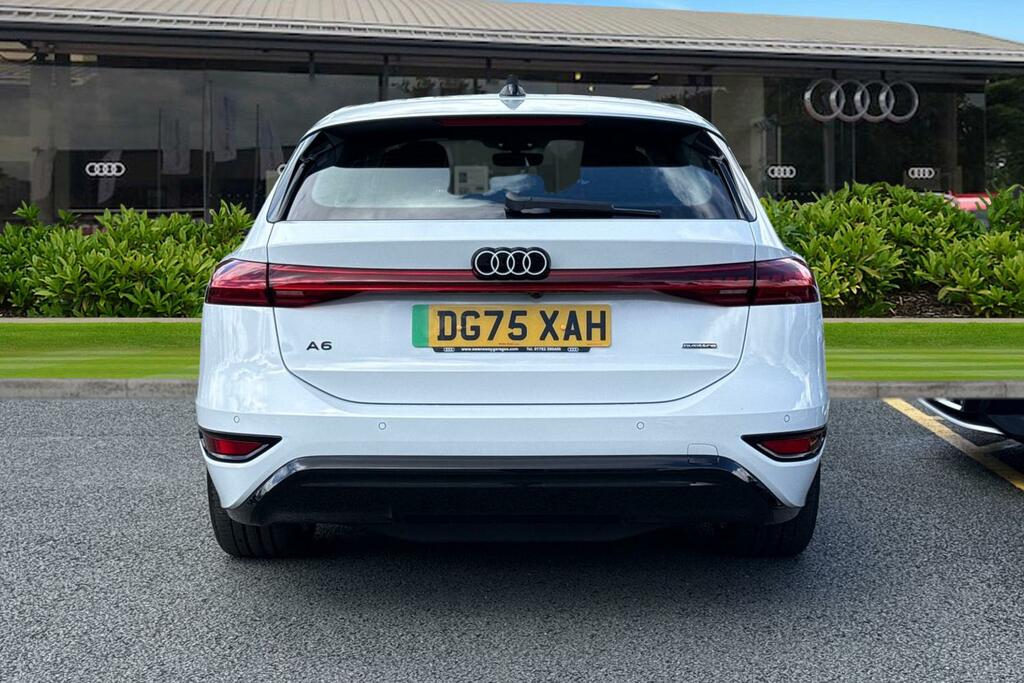 Audi A6 E-tron Avant 100Kwh Sport Quattro White #4