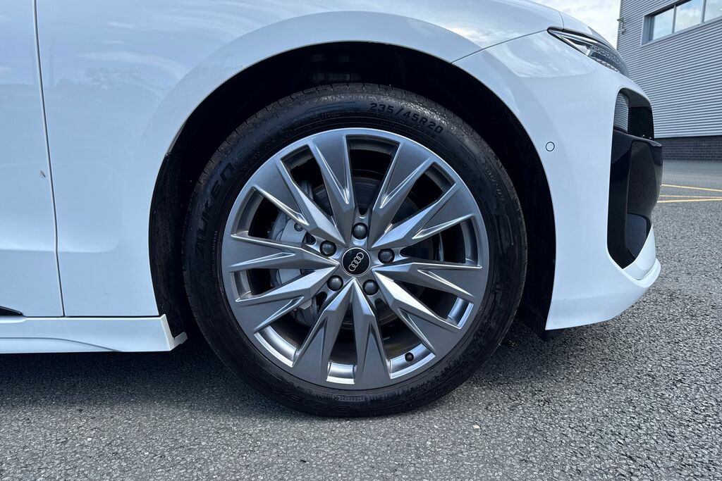 Audi A6 E-tron Avant 100Kwh Sport Quattro White #6