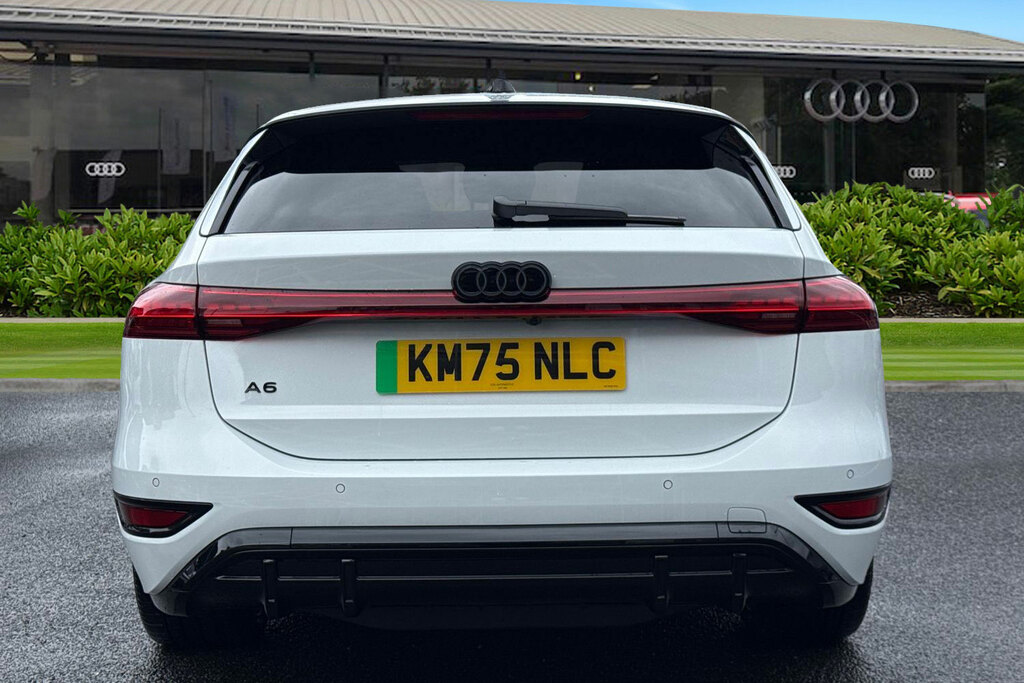 Audi A6 E-tron Avant Avant Edition 1 E-tron 210,00 Kw White #4