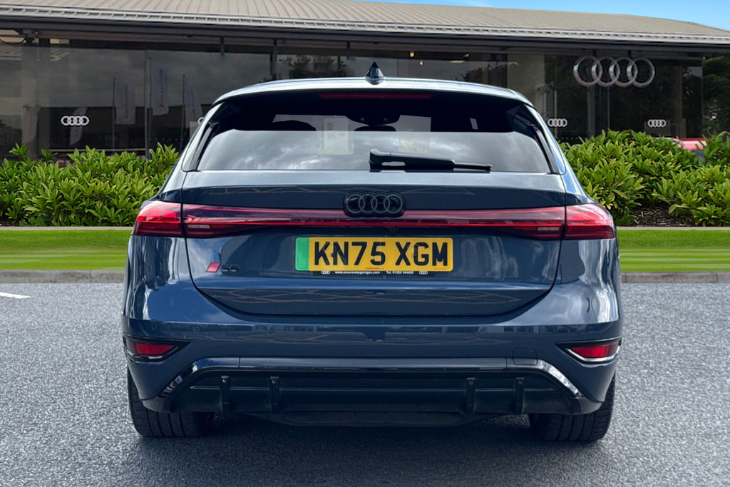 Audi E-tron 225Kw Performance 100Kwh S Line Sv Black #4