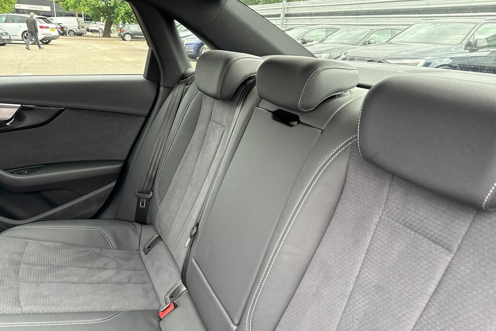 Audi A4 35 Tdi Black Edition S Tronic  #18