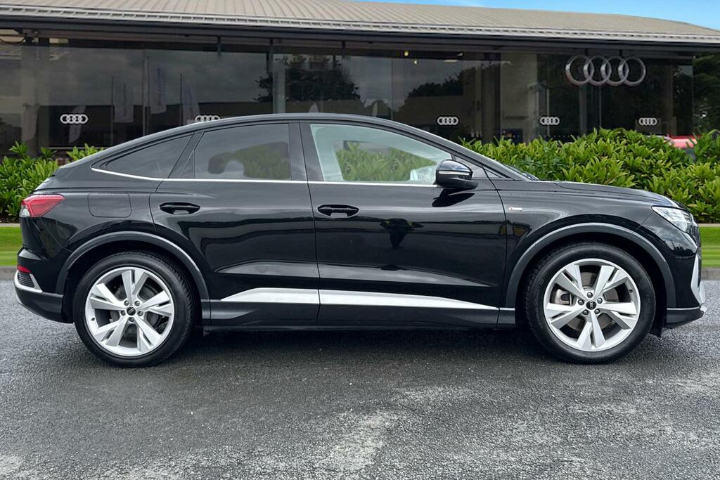 Audi Q4 E Tron Q4 Sportback S Line 45 E-tron 210,00 Kw LL74XNV Black #3