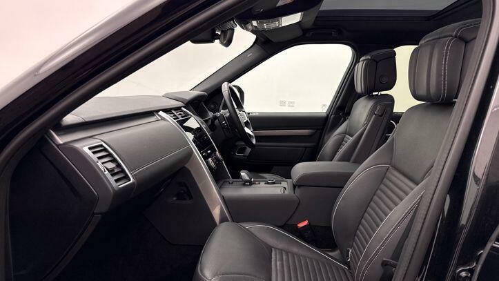 Land Rover Discovery 3.0 D300 Dynamic Hse Black #3