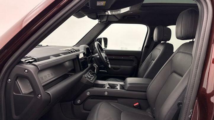 Land Rover Defender 110 2.0 P300e Sedona Edition Red #3