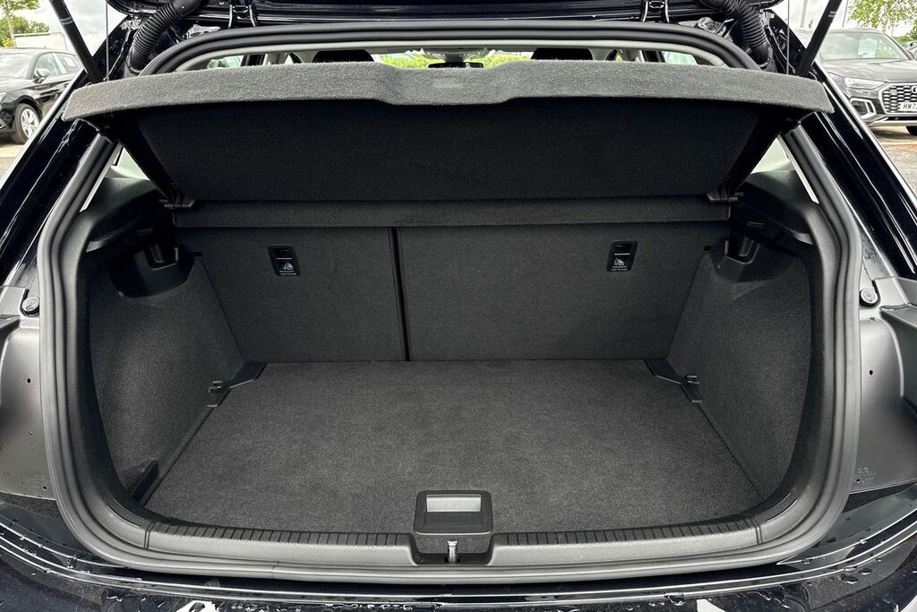 Volkswagen Polo 1.0 Life MJ24ZVA Black #6