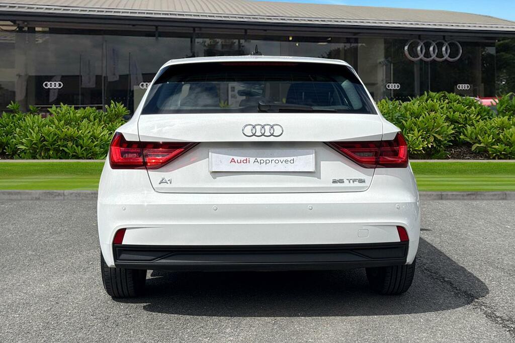 Audi A1 25 Tfsi Technik White #4